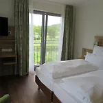 兰德嘎斯霍夫祖姆赫斯晨酒店 陶博雷特斯海姆